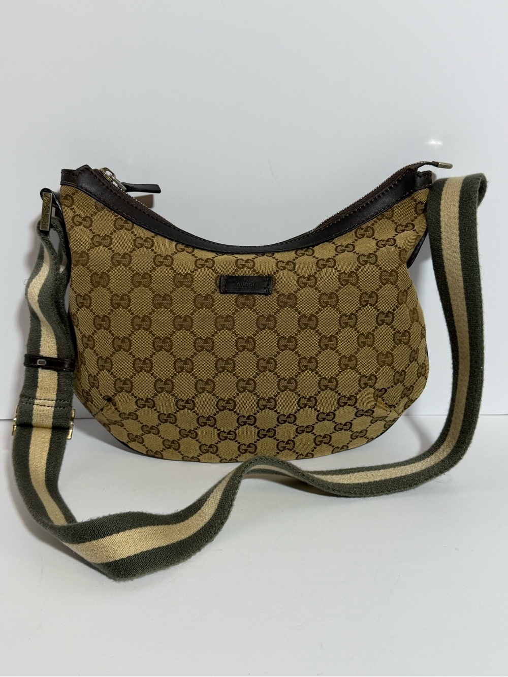 Gucci Tan/Brown GG Canvas Crossbody with Bee Charm - Picture 3 of 14